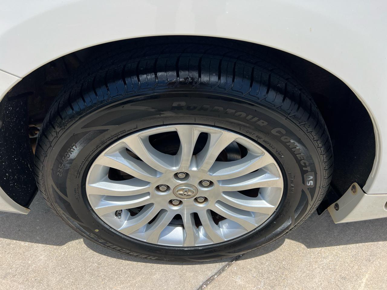 Toyota Sienna Limited Premium 7-Passenger 2017