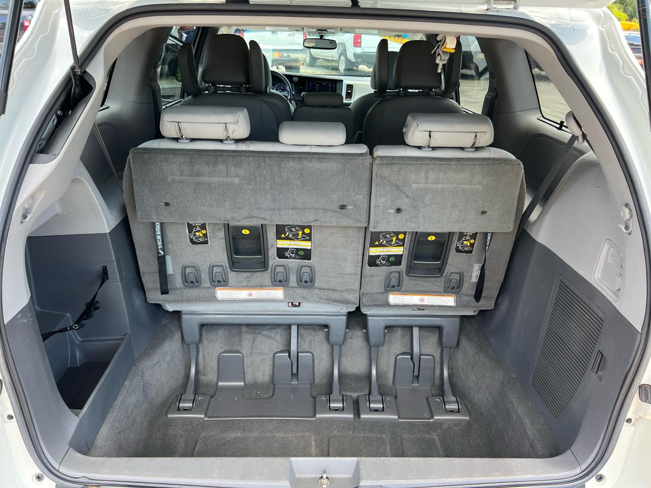 Toyota Sienna Limited Premium 7-Passenger 2017