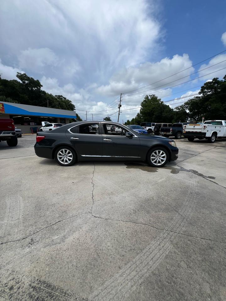Lexus LS 460 Luxury Sedan AWD 2010