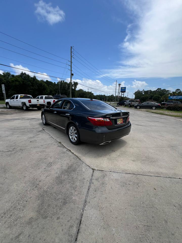 Lexus LS 460 Luxury Sedan AWD 2010