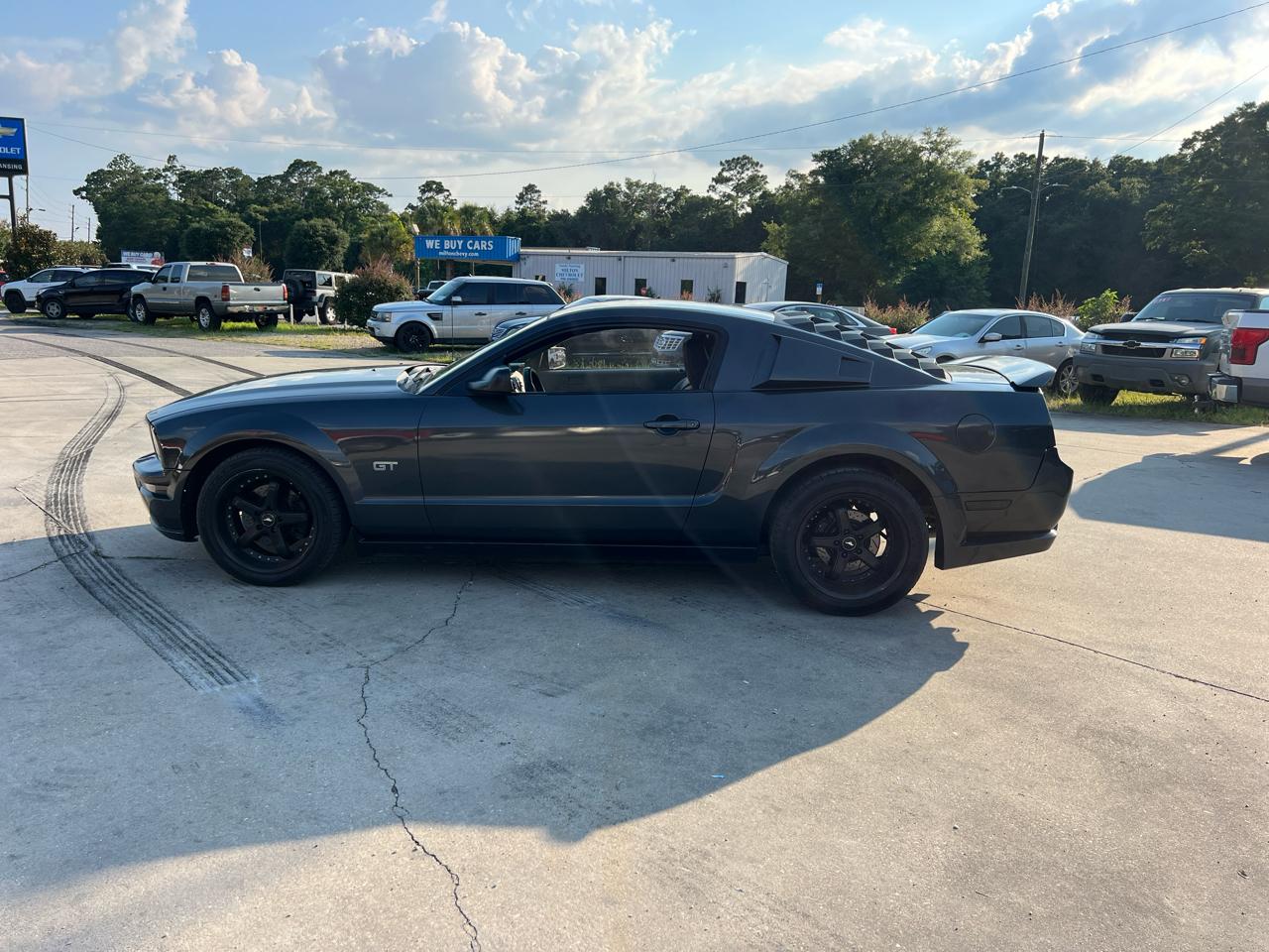 Ford Mustang GT Deluxe Coupe 2005