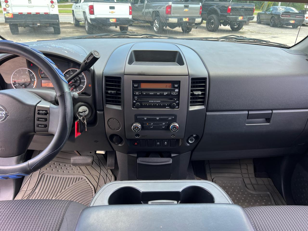Nissan Titan SV Crew Cab 2WD 2012