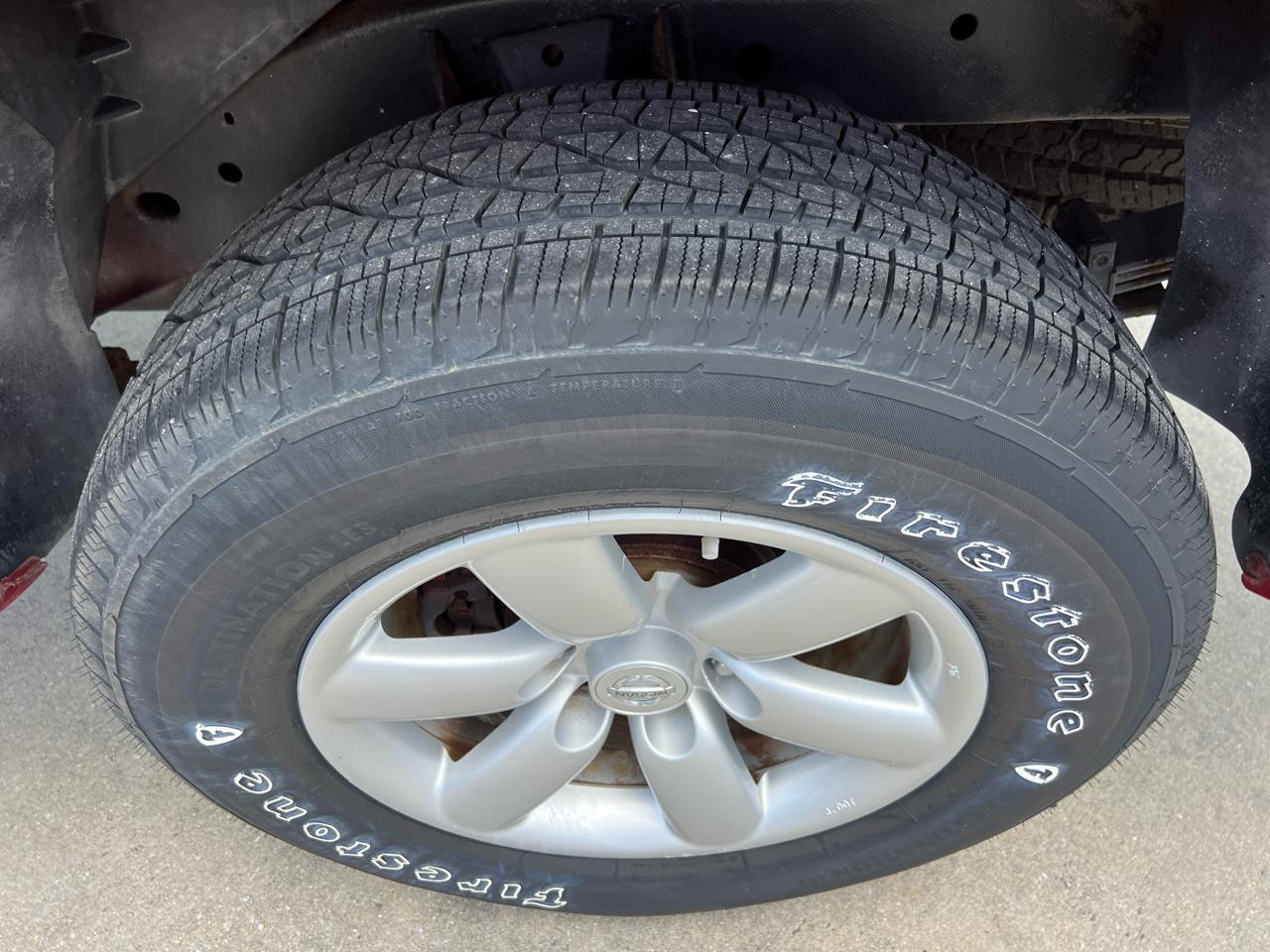 Nissan Titan SV Crew Cab 2WD 2012