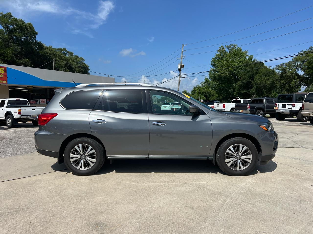 Nissan Pathfinder SL 4WD 2017
