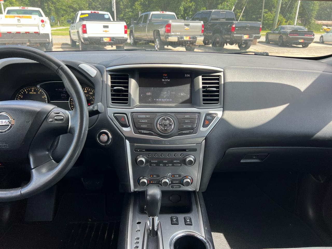 Nissan Pathfinder SL 4WD 2017