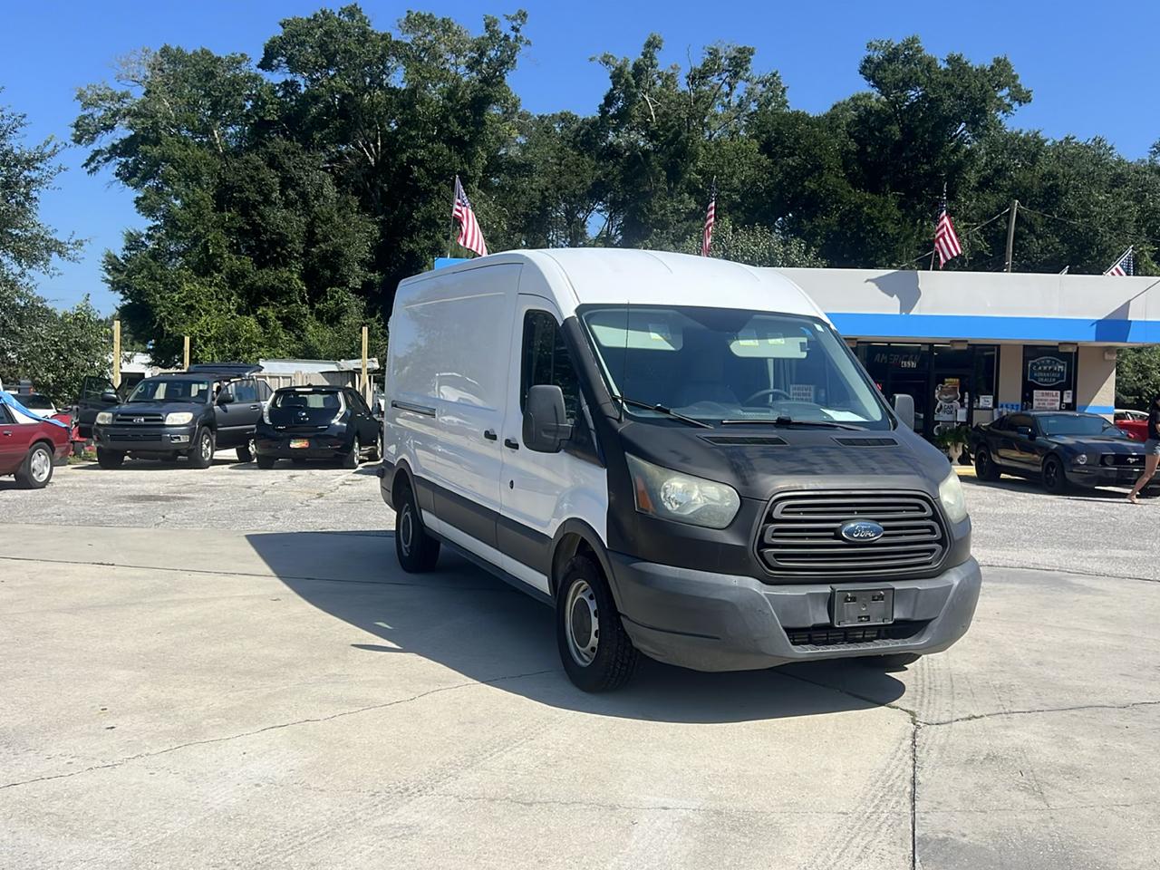 Ford Transit 250 Van Med. Roof w/Sliding Pass. 148-in. WB 2015