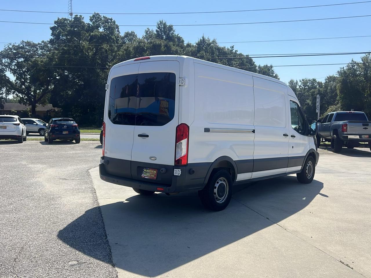 Ford Transit 250 Van Med. Roof w/Sliding Pass. 148-in. WB 2015