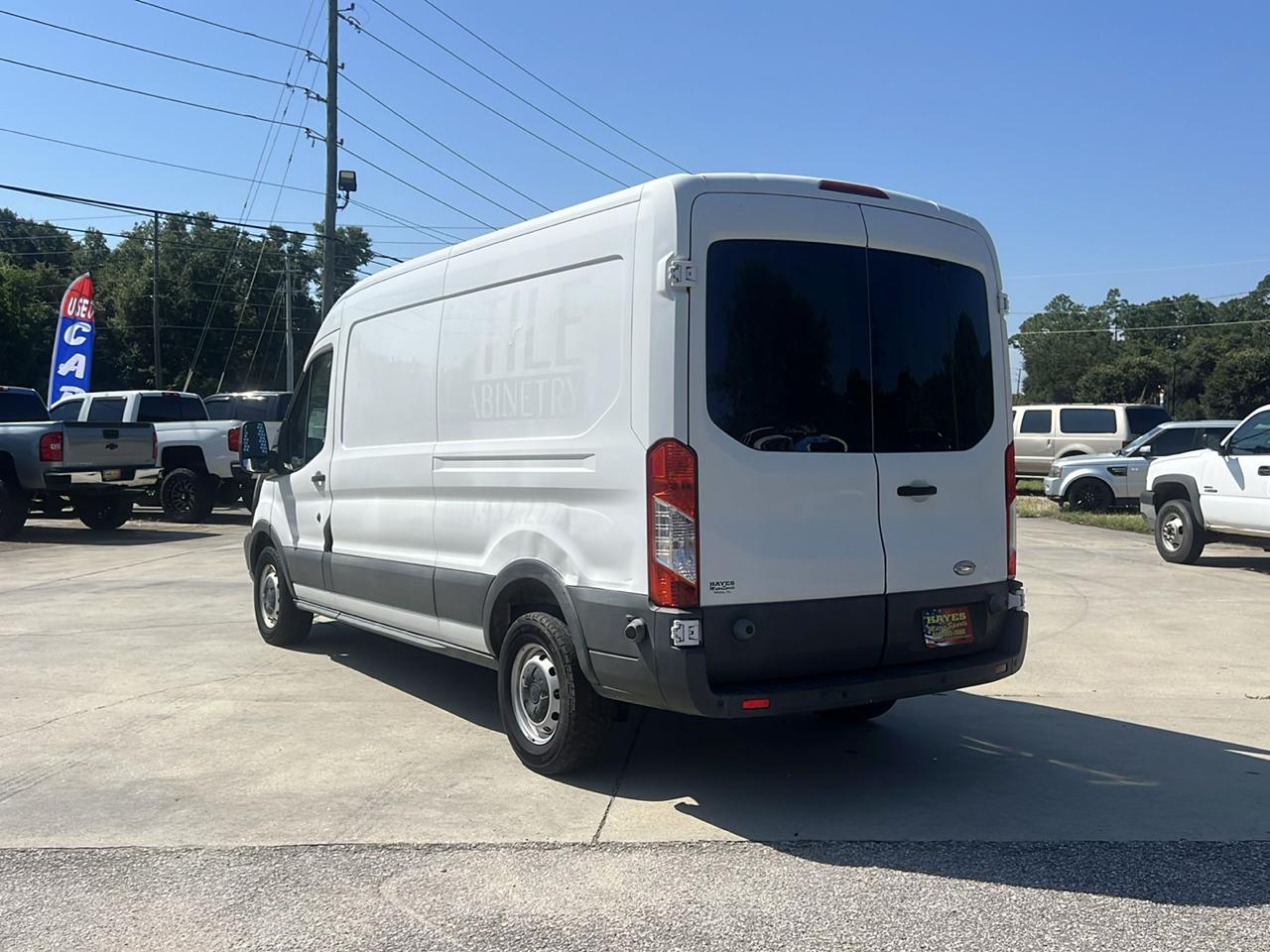 Ford Transit 250 Van Med. Roof w/Sliding Pass. 148-in. WB 2015