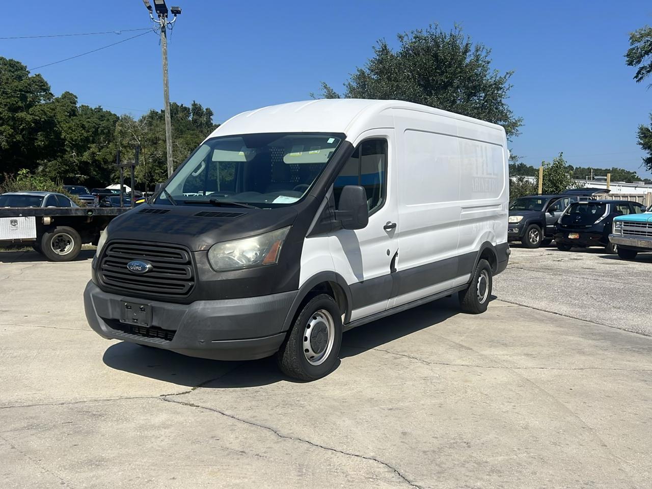 Ford Transit 250 Van Med. Roof w/Sliding Pass. 148-in. WB 2015