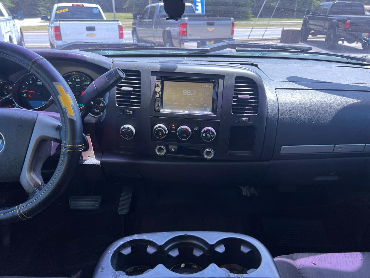 Chevrolet Silverado 1500 LT Crew Cab 4WD 2011