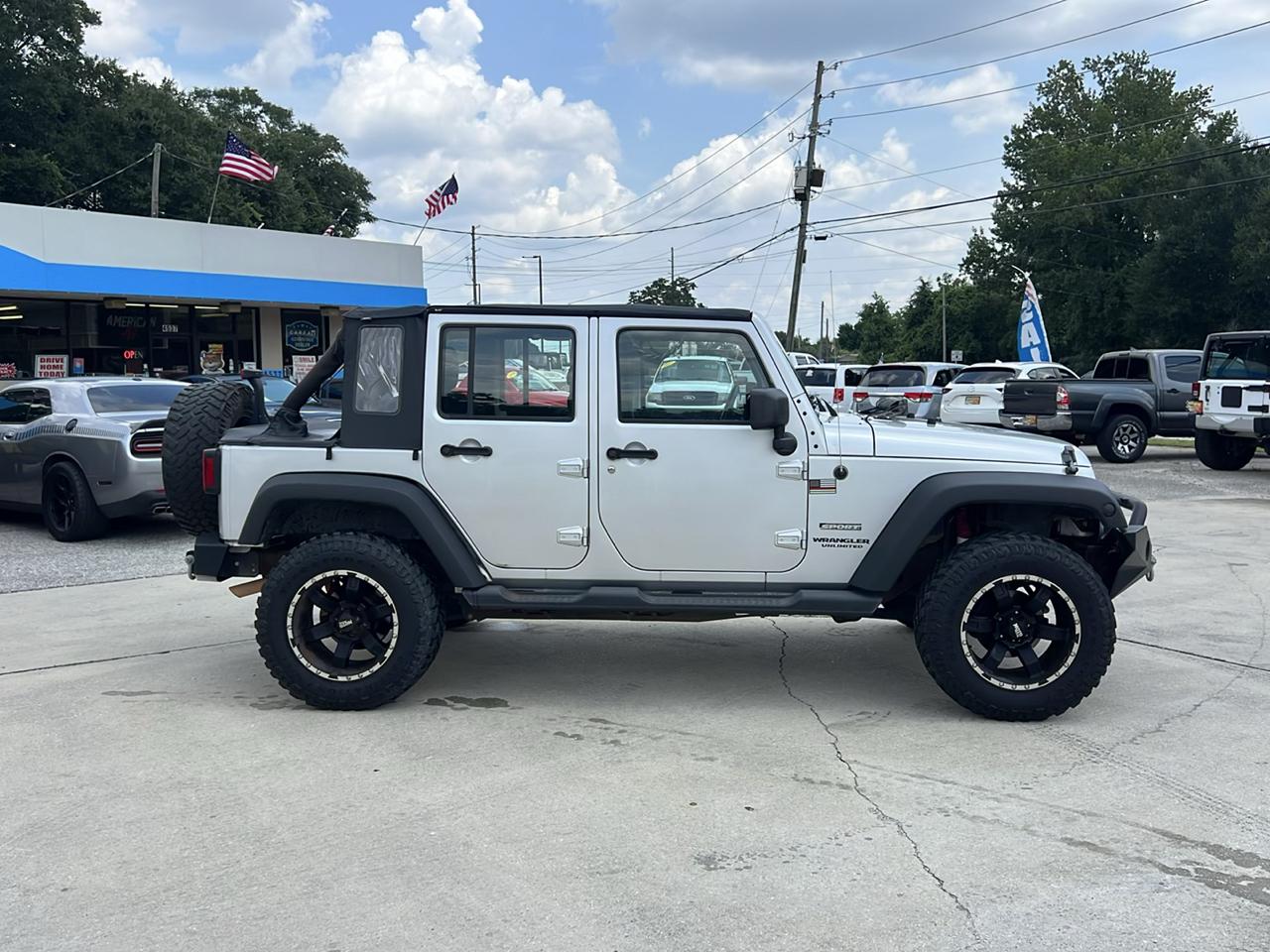 Jeep Wrangler Unlimited Sport 4WD 2011
