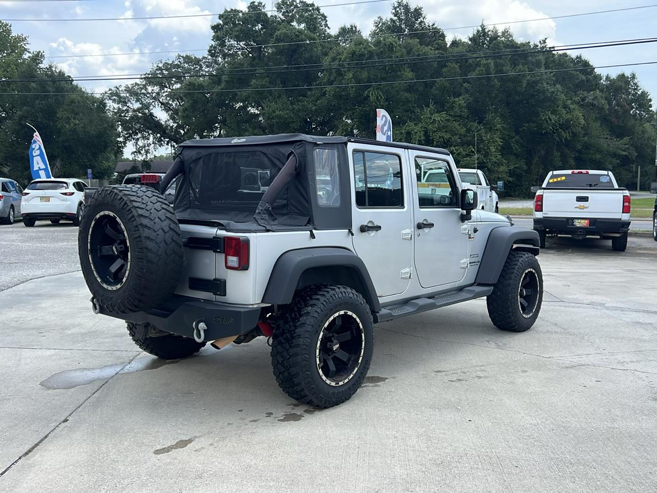 Jeep Wrangler Unlimited Sport 4WD 2011