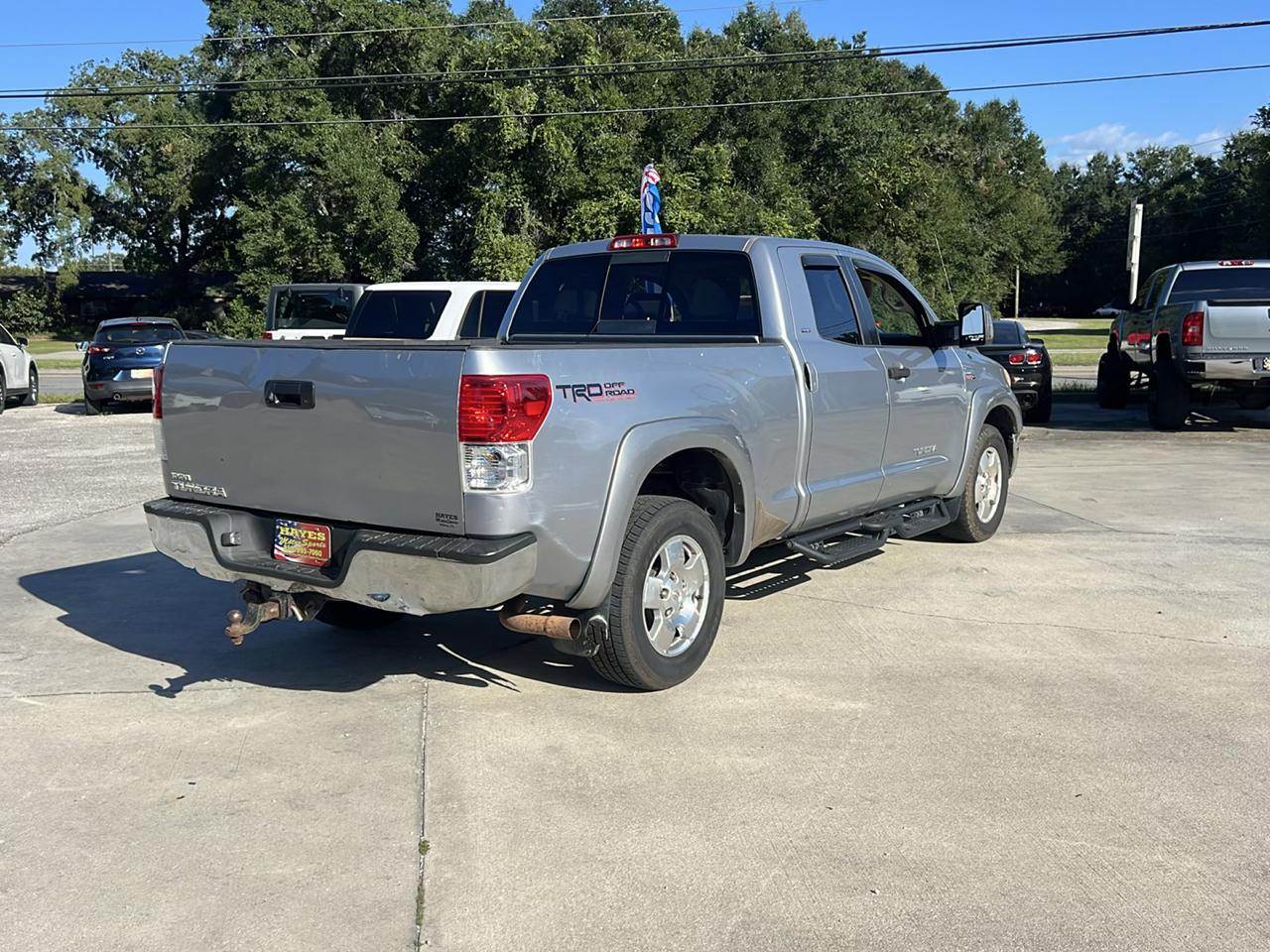 Toyota Tundra SR5 5.7L Double Cab 2WD 2011