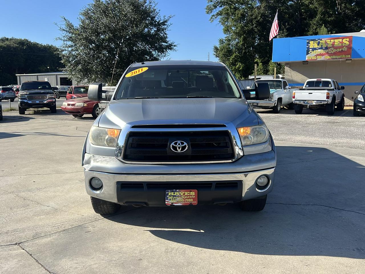 Toyota Tundra SR5 5.7L Double Cab 2WD 2011