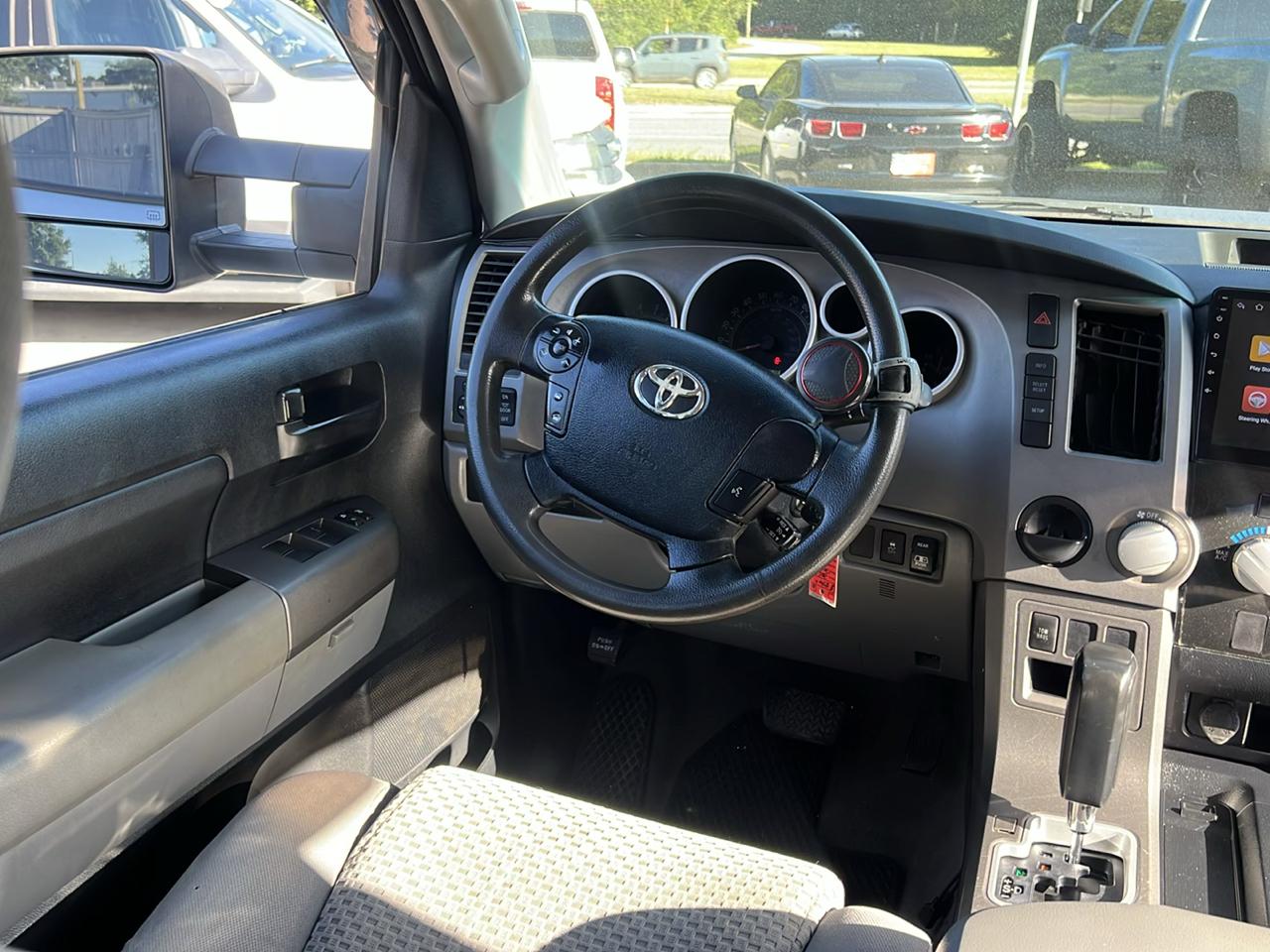 Toyota Tundra SR5 5.7L Double Cab 2WD 2011