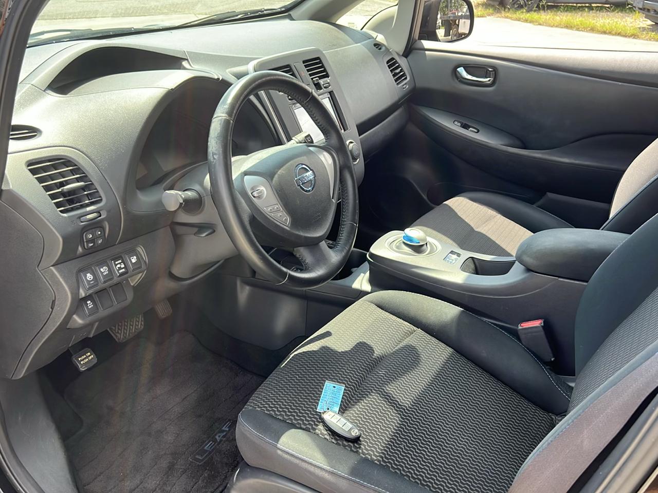 Nissan Leaf S 2014