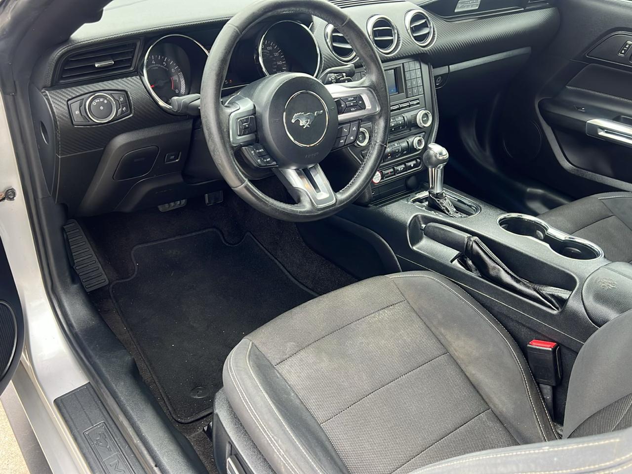 Ford Mustang V6 Coupe 2015
