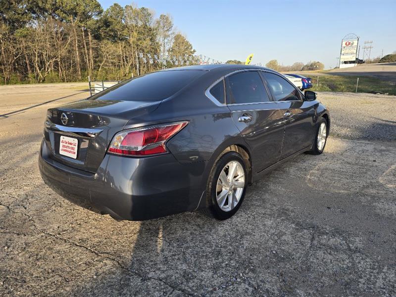 Nissan Altima  2015