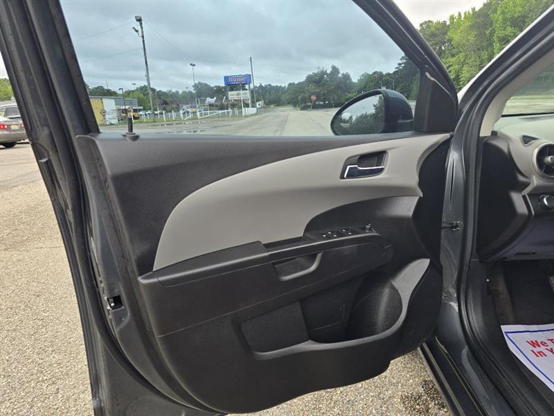 Chevrolet Sonic  2013