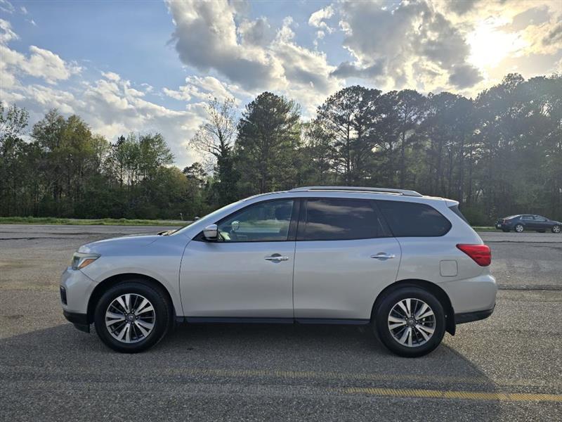 Nissan Pathfinder  2017