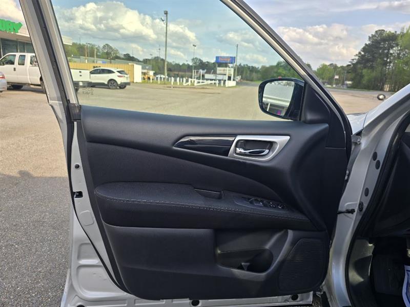 Nissan Pathfinder  2017