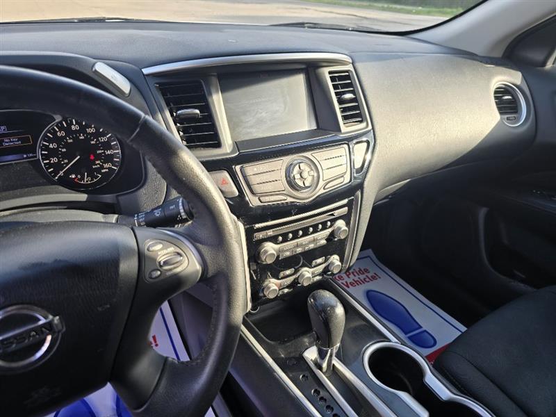 Nissan Pathfinder  2017