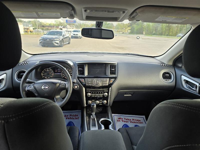 Nissan Pathfinder  2017