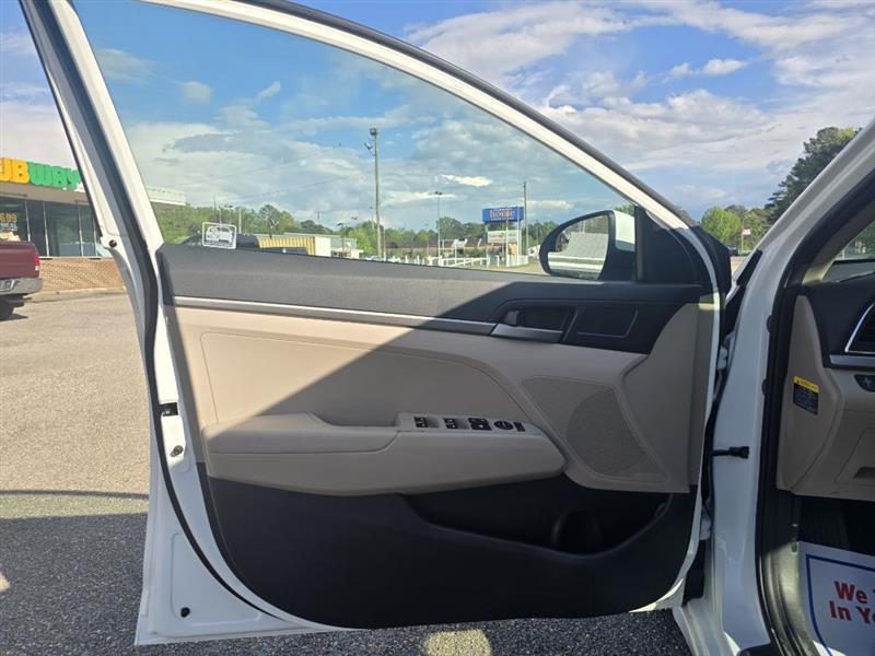 Hyundai Elantra  2018