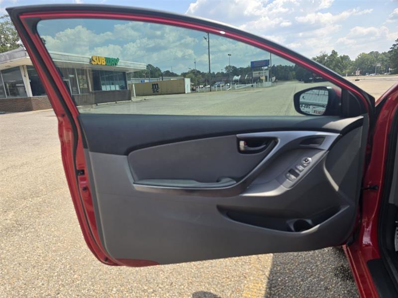 Hyundai Elantra  2013