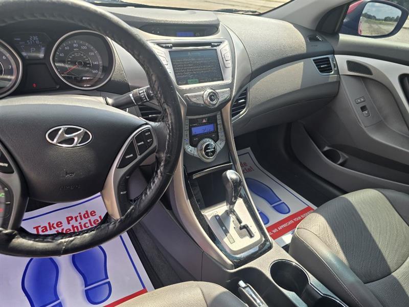 Hyundai Elantra  2013