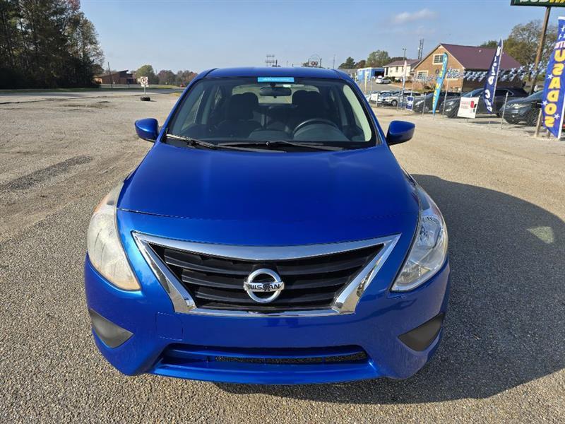 Nissan Versa  2017