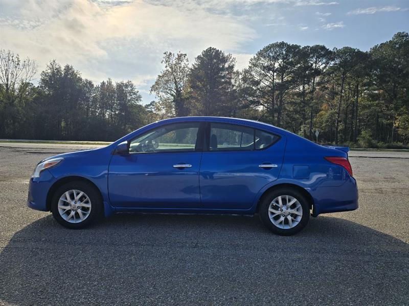 Nissan Versa  2017