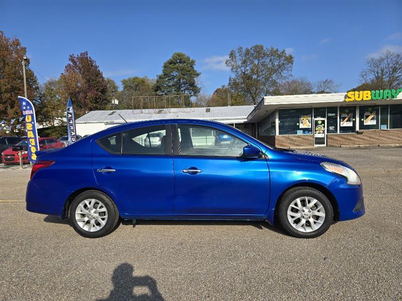 Nissan Versa  2017