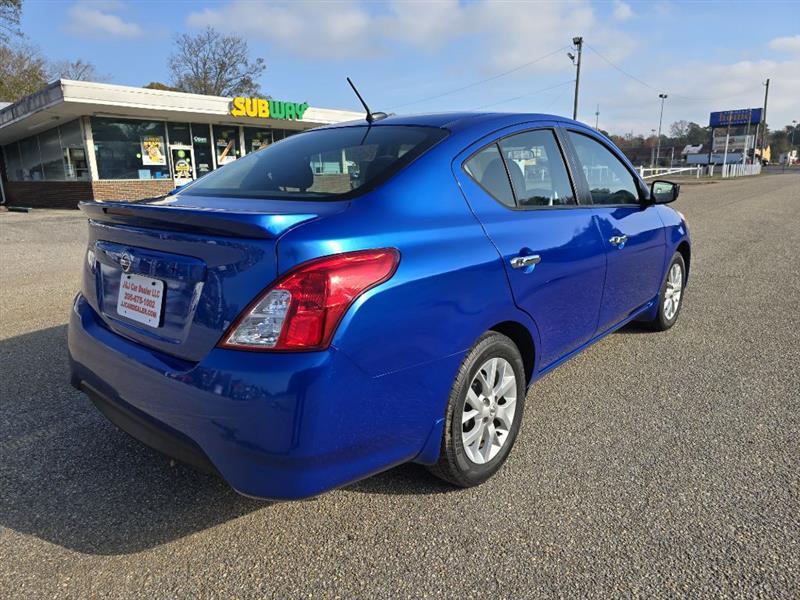 Nissan Versa  2017