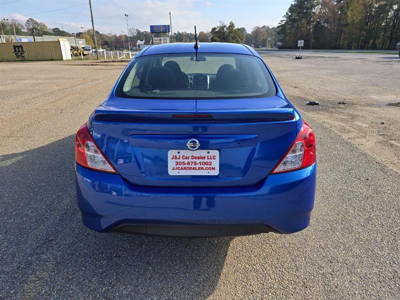 Nissan Versa  2017