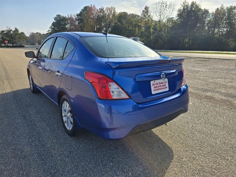 Nissan Versa  2017