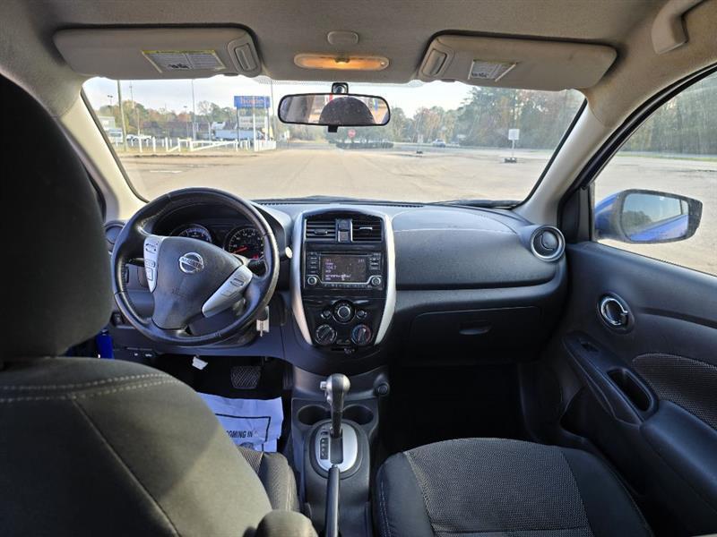 Nissan Versa  2017