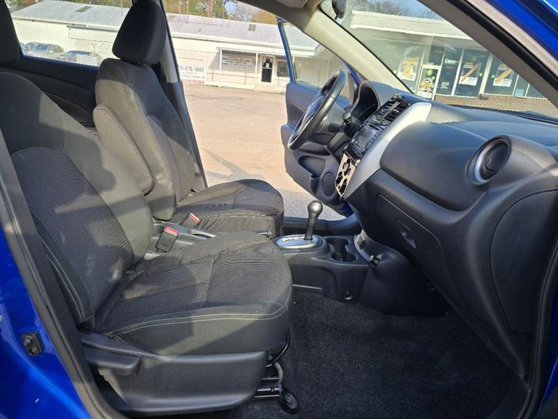 Nissan Versa  2017