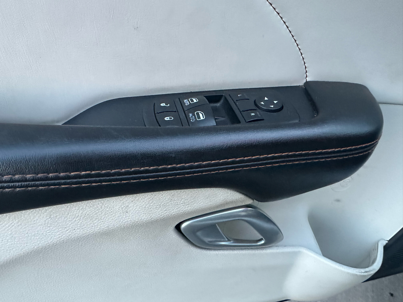 Dodge Challenger SXT Plus 2015