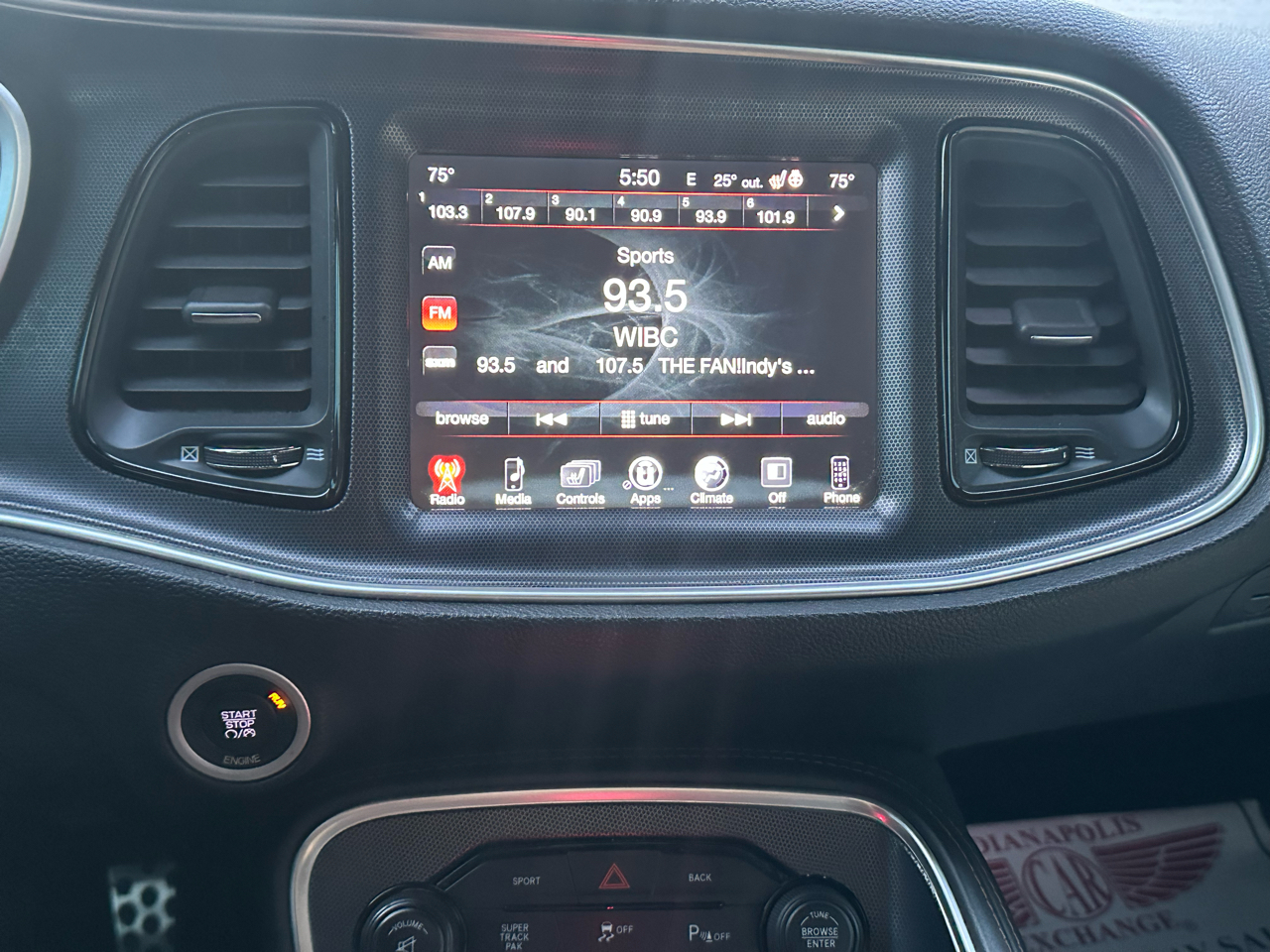 Dodge Challenger SXT Plus 2015