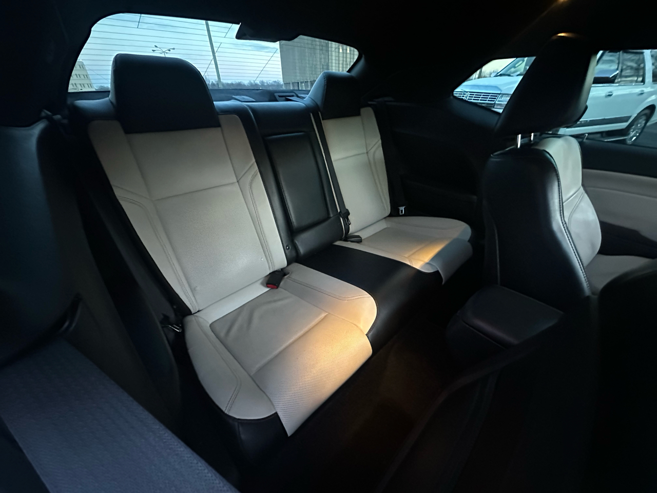 Dodge Challenger SXT Plus 2015