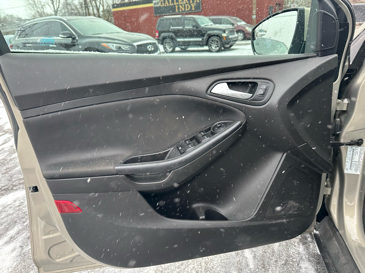 Ford Focus SE Sedan 2016