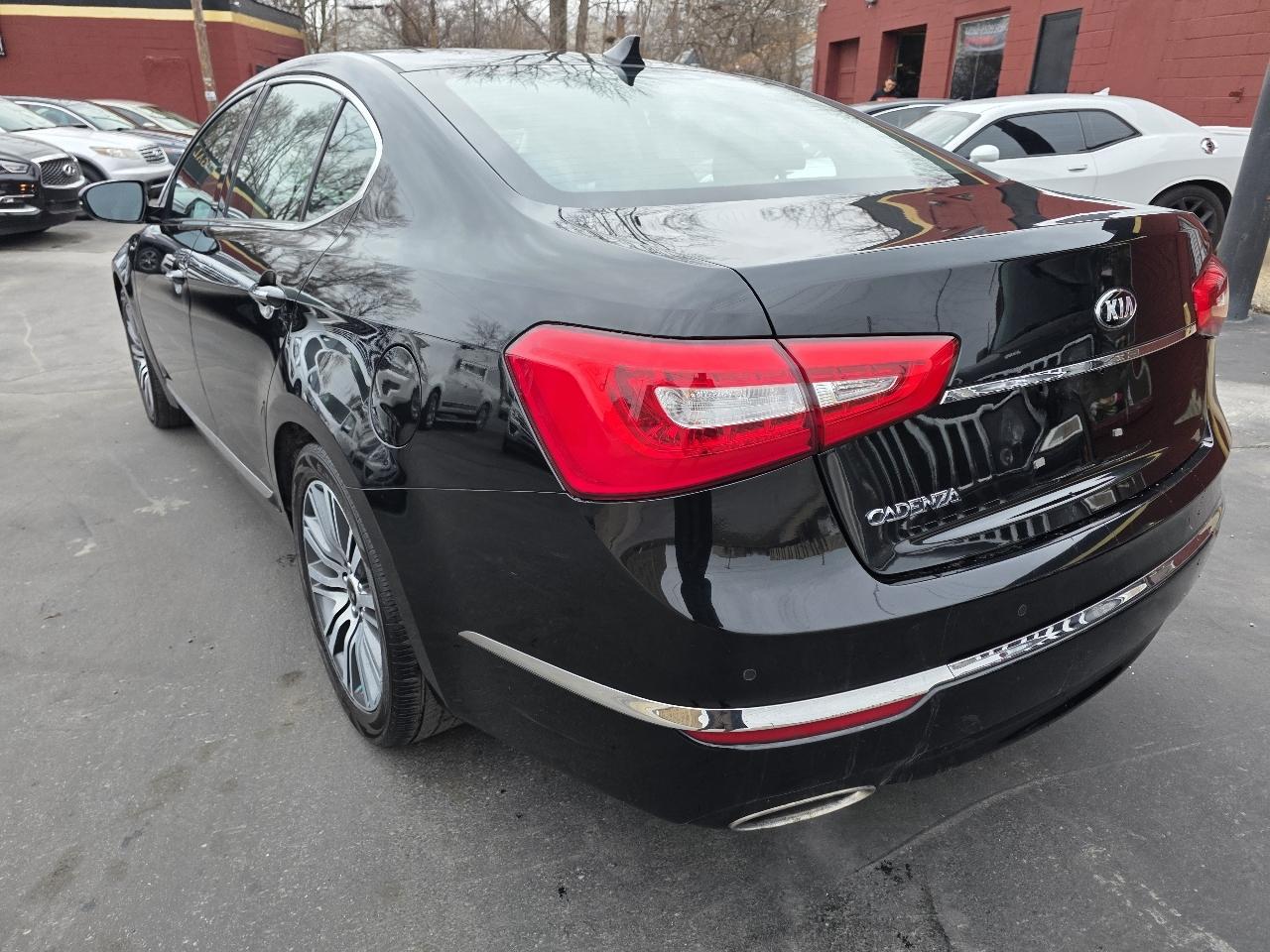 Kia Cadenza Sedan 2014