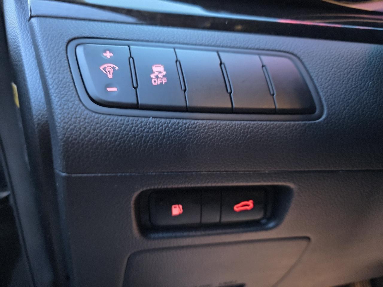 Kia Cadenza Sedan 2014