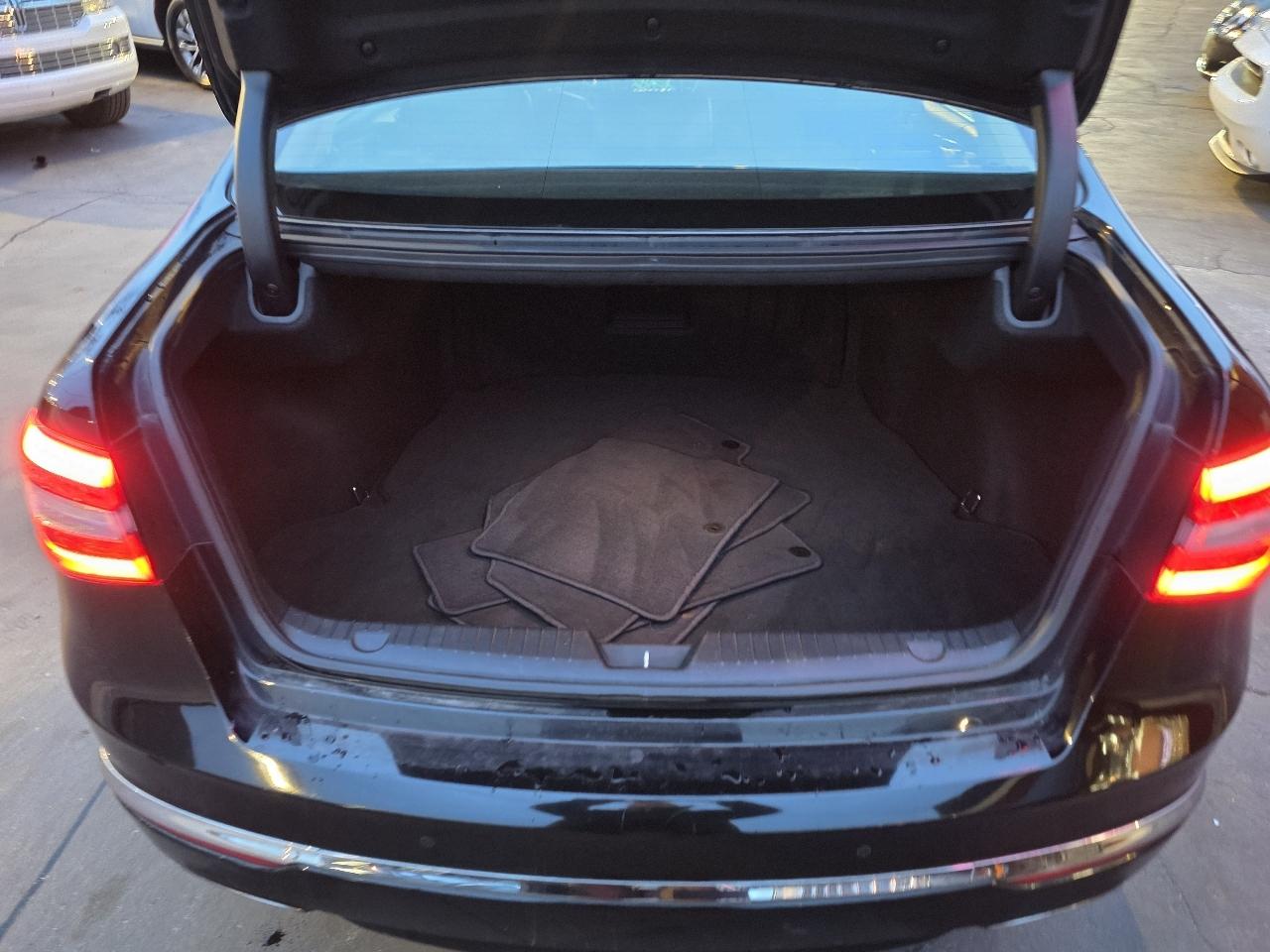 Kia Cadenza Sedan 2014