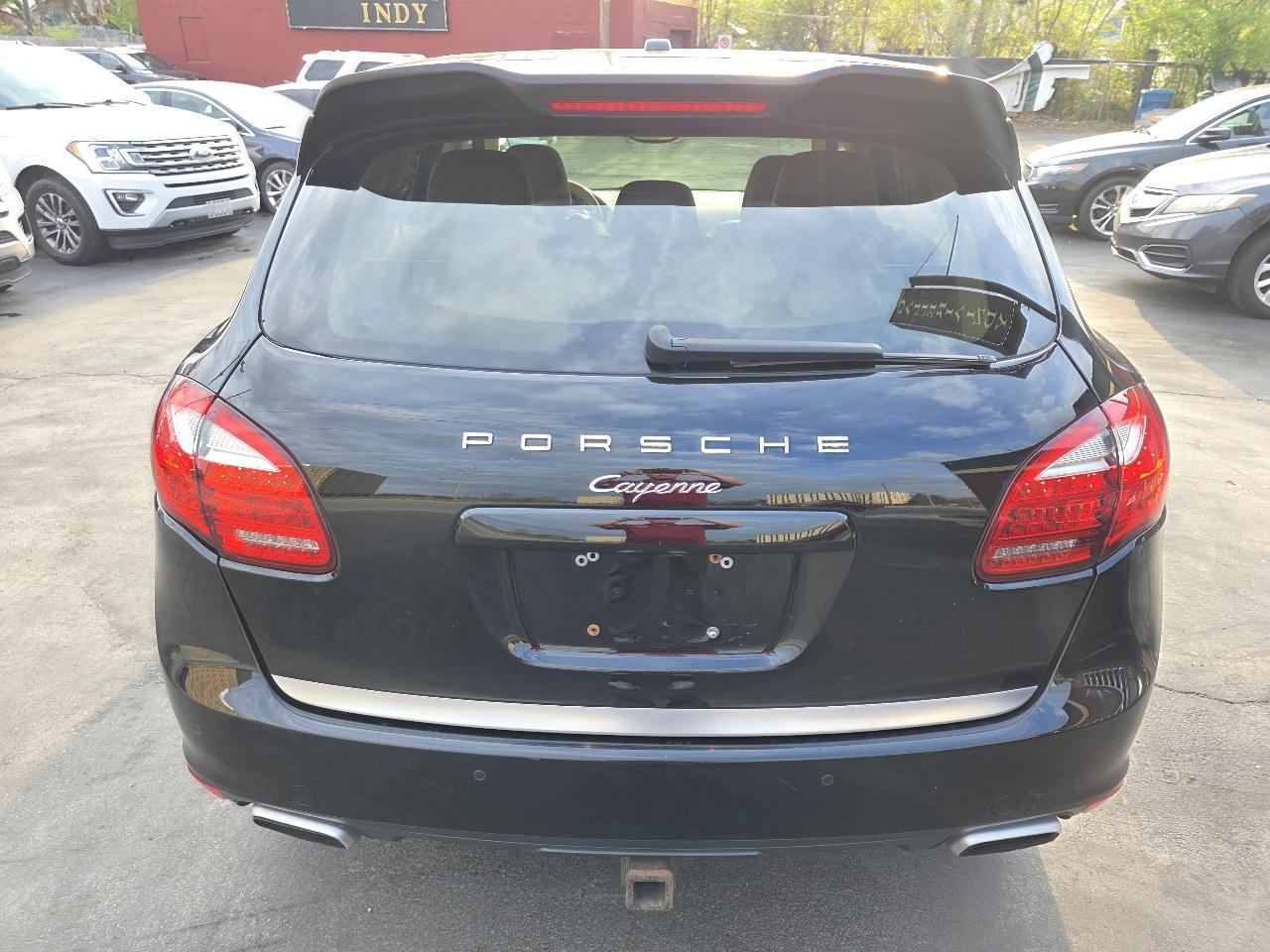 Porsche Cayenne Base 2013