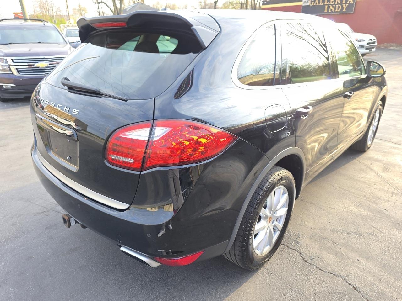 Porsche Cayenne Base 2013