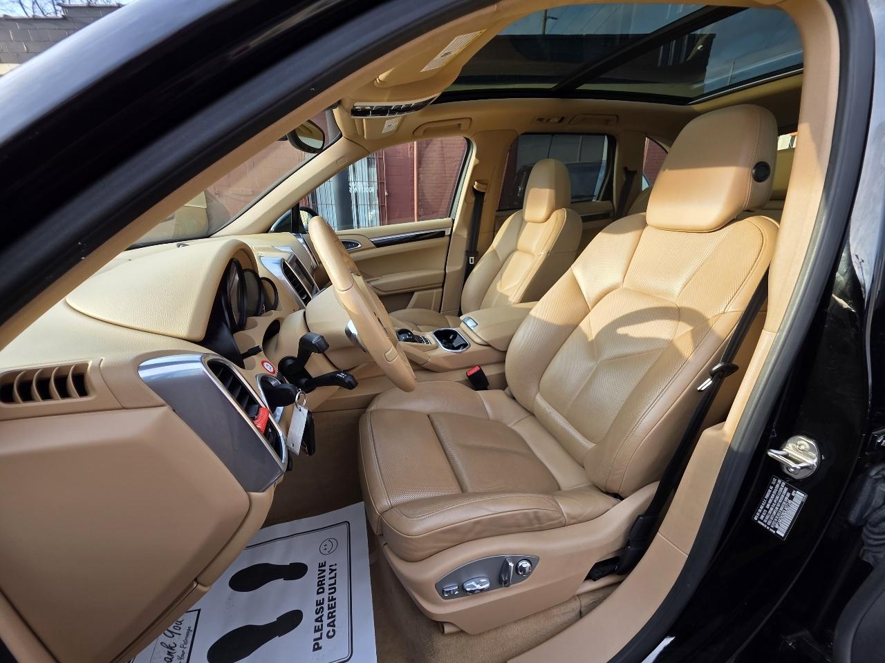 Porsche Cayenne Base 2013