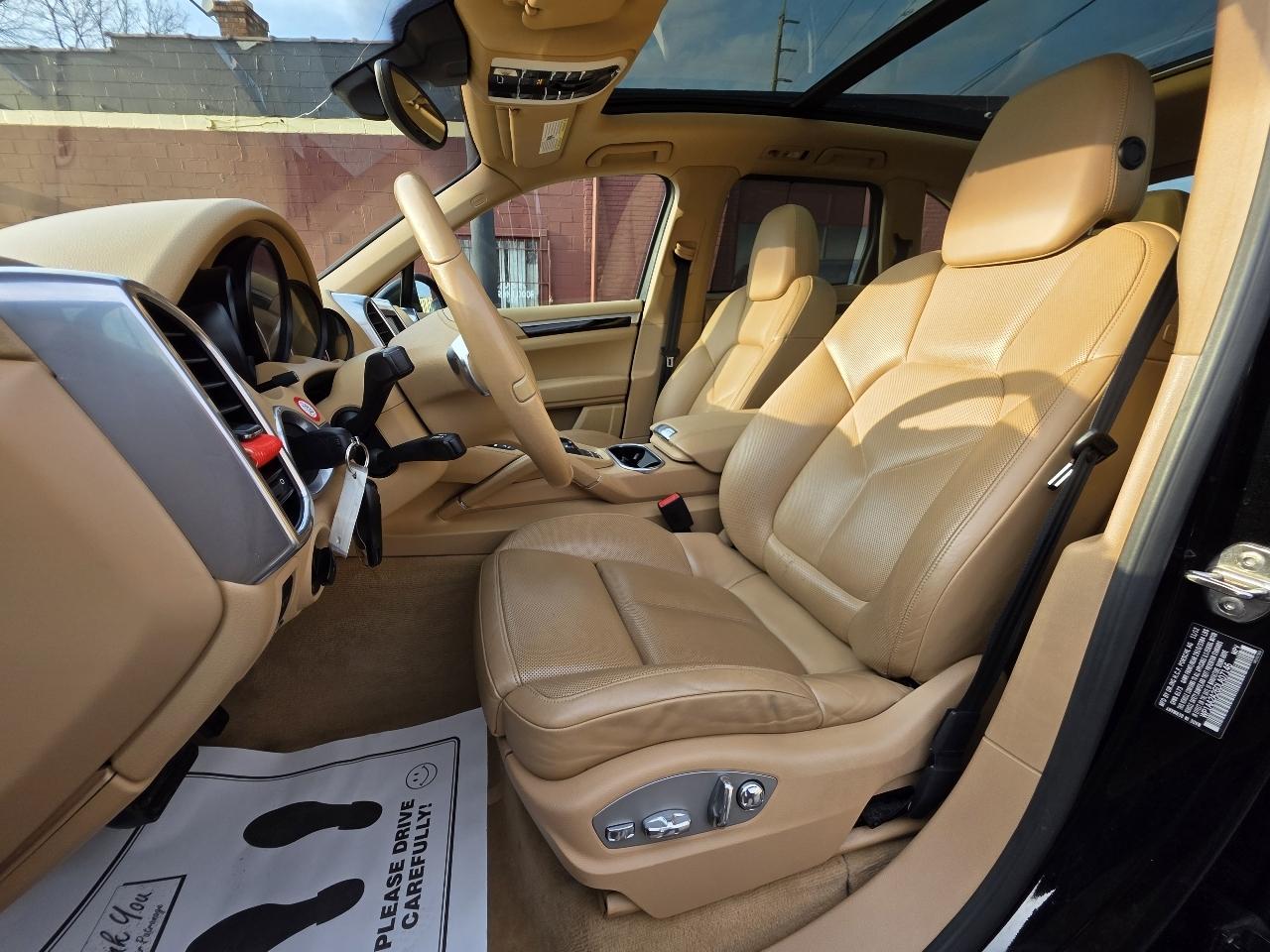 Porsche Cayenne Base 2013