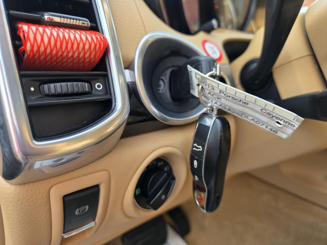 Porsche Cayenne Base 2013